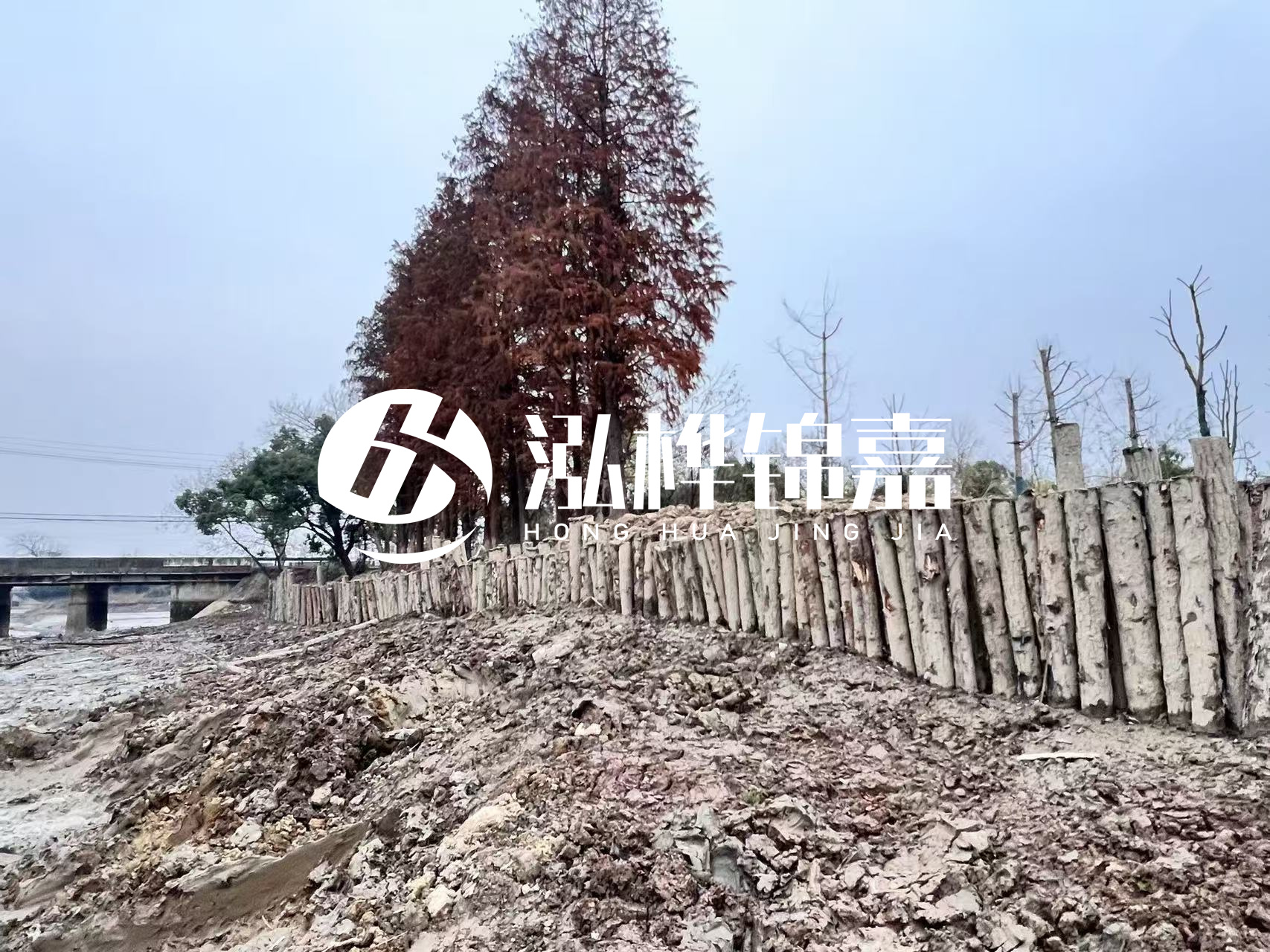 平?jīng)鐾跈C(jī)打木樁專業(yè)施工-松木樁工程量怎么計(jì)算的？
